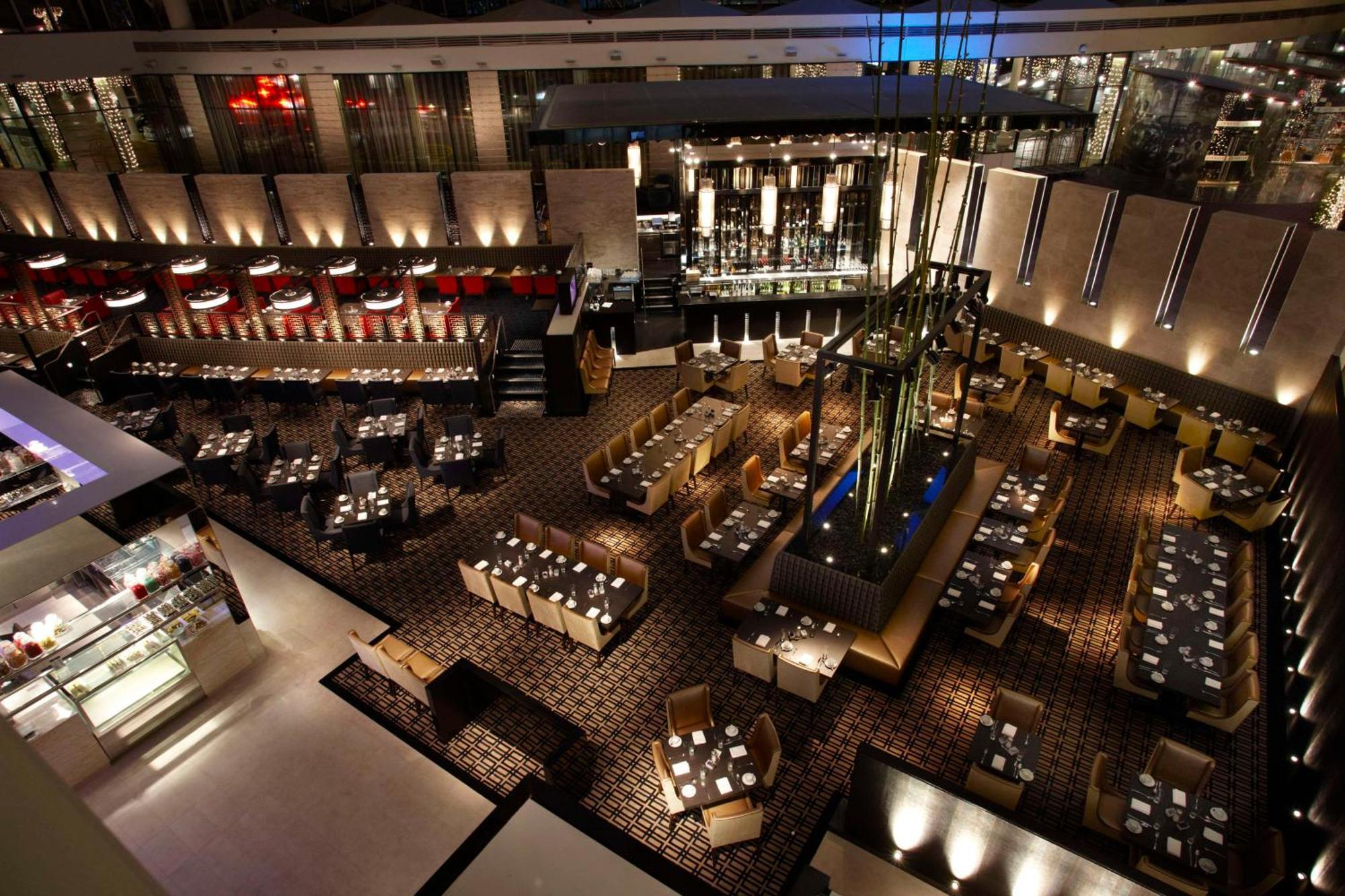 Hotel Crown Metropol Perth Exteriér fotografie The interior of the restaurant