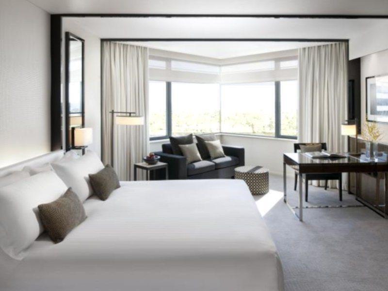 Hotel Crown Metropol Perth Exteriér fotografie A room at the hotel