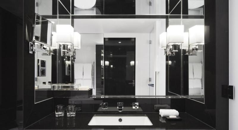 Hotel Crown Metropol Perth Exteriér fotografie Bathroom